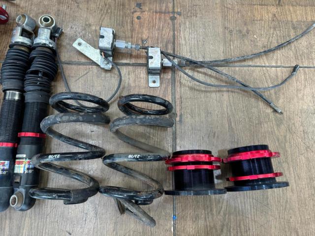 Wakeari
BLITZ
DAMPER
ZZ-R
Full-tap adjustable coilovers used on a Toyota Alphard/30 series/early model/2.5L/2WD.