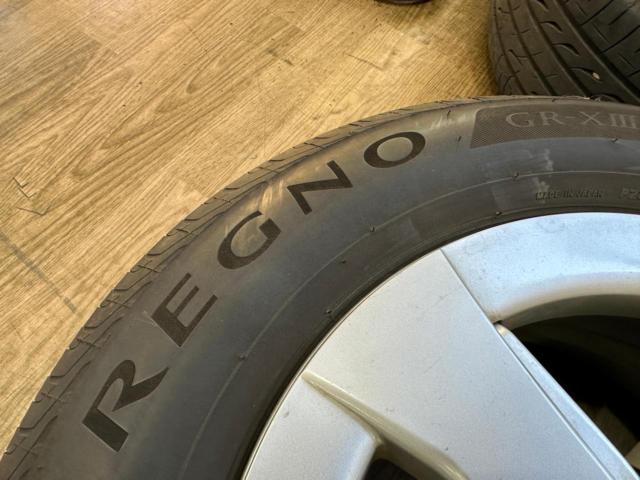 TOYOTA
30 series Prius
Original aluminum wheel
+
BRIDGESTONE
REGNO
GR-XⅢ