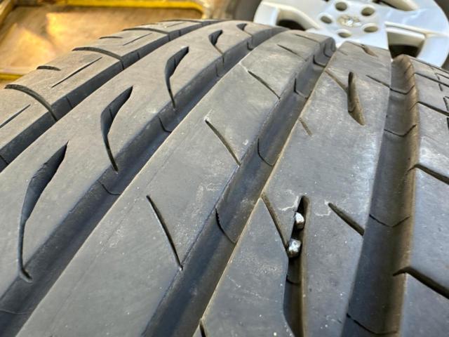 TOYOTA
30 series Prius
Original aluminum wheel
+
BRIDGESTONE
REGNO
GR-XⅢ