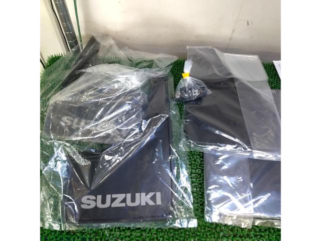 Suzuki genuine
Jimny/Jimny Sierra (JB64W/JB74W) Side Rack
Black (Model number: 72201-78R00-BK1)