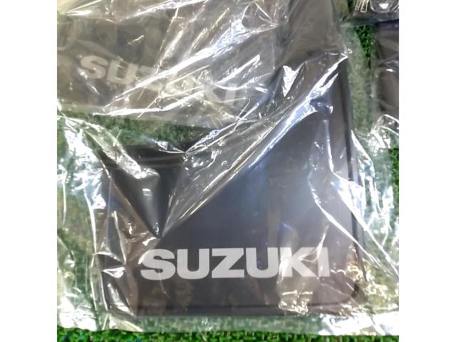 Suzuki genuine
Jimny/Jimny Sierra (JB64W/JB74W) Side Rack
Black (Model number: 72201-78R00-BK1)