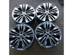 Toyota
40 system
Alphard
Z grade
Original wheel