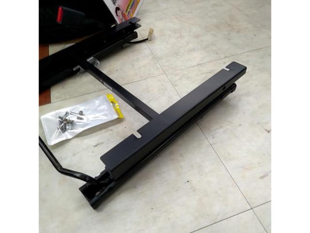 SUZUKI
HA 36 S / Alto Works
Genuine RECARO seat rails + TAKE
OFF
Ropoji kun