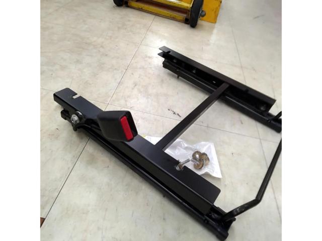SUZUKI
HA 36 S / Alto Works
Genuine RECARO seat rails + TAKE
OFF
Ropoji kun