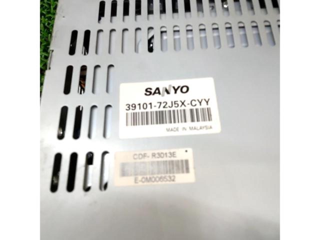 SUZUKI
Genuine CD tuner
39101-72J5X-CYY