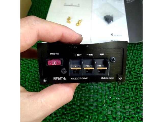 BEWITH (Bewis) Reference
R-107S
Unused monaural power amplifier; one terminal screw is missing.