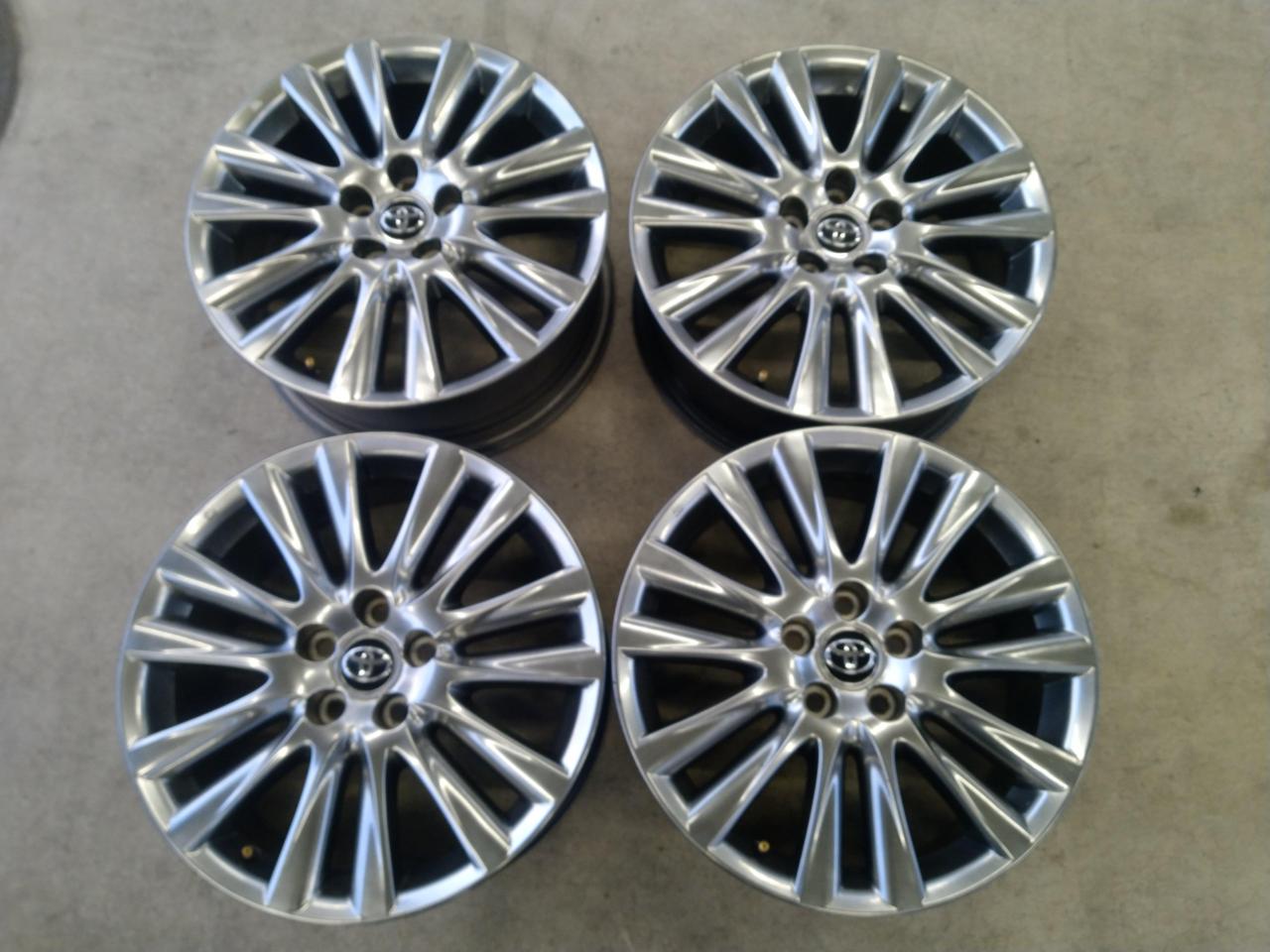 Toyota
60 system
Harrier
Premium
Original wheel