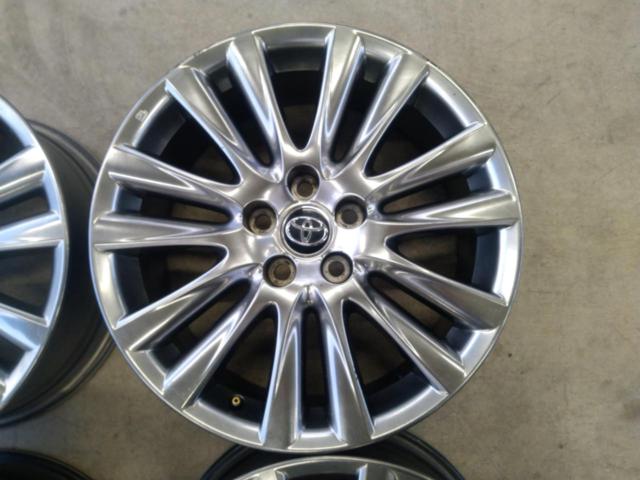 Toyota
60 system
Harrier
Premium
Original wheel