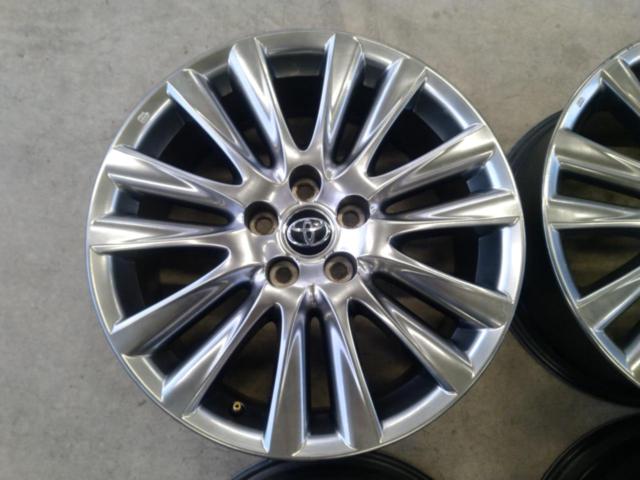 Toyota
60 system
Harrier
Premium
Original wheel