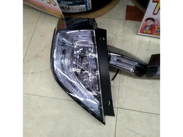 ホンダ FK7･FK8/シビック 純正加工クリアテールレンズ