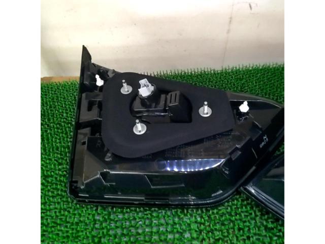 ホンダ GR系 フィット 純正テールレンズ ※トランク側のみ