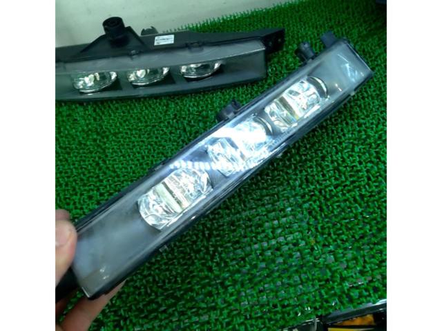 BMW 6シリーズ(F12 / F13 / F06)純正 LED3眼フォグランプレンズ 左右セット