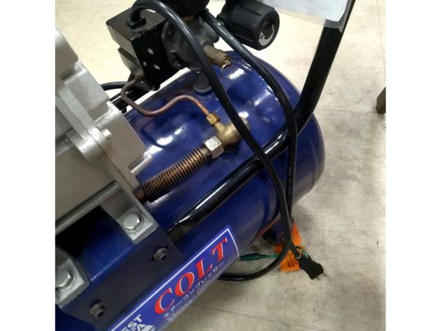 アネスト岩田 AIRREX COLT HX4004 エアーコンプレッサー