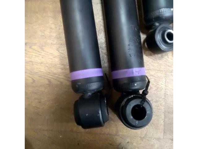 Wakeari
Hiace / 200 series Toyota genuine
Shock absorber