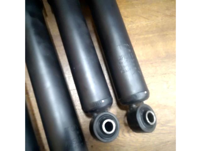 Wakeari
Hiace / 200 series Toyota genuine
Shock absorber