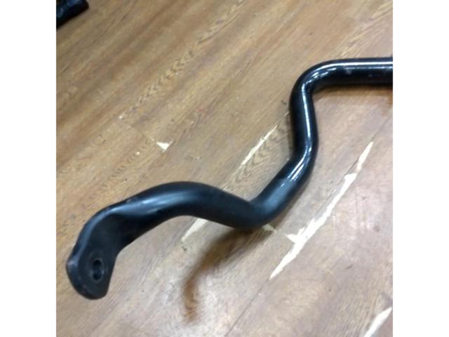 Hiace / 200 series Toyota genuine
Front stabilizer