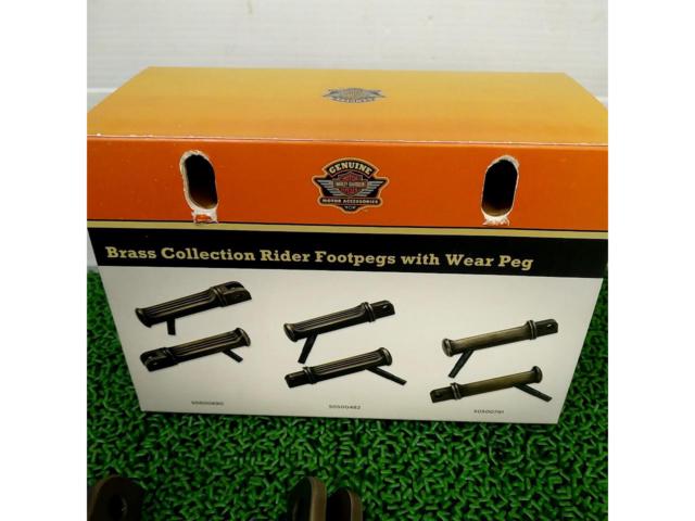 HARLEY-DAVIDSON genuine
Brass Collection
Rider footpegs
50500690