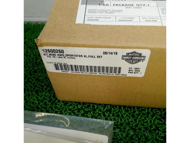 HARLEY-DAVIDSON純正 スポーツスター用 エンジンハードウェアフルキット グロスブラック 12600260