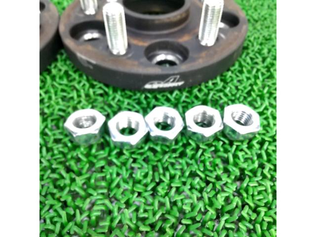 [M12 × P1.5
19HEXGASUPPLY
TOYOTA vehicles only
Wide tread spacer
15 mm
2 pieces set