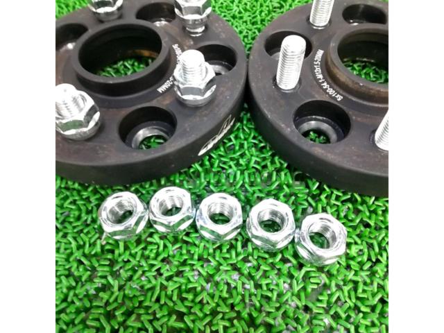 [M12 × P1.5
19HEXGASUPPLY
TOYOTA vehicles only
Wide tread spacer
20 mm
2 pieces set