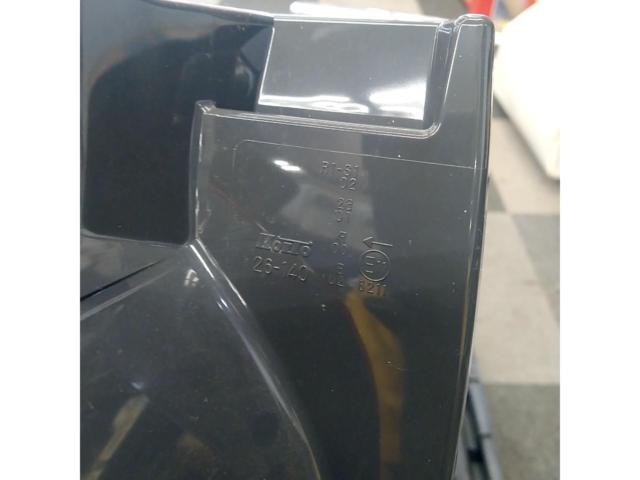 【200系ハイエース/4-8型】TOYOTA純正 テールレンズ