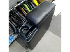 Noah/Voxy 80 Series (Manufacturer Unknown)
Center console BOX