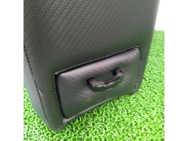 Noah/Voxy 80 Series (Manufacturer Unknown)
Center console BOX