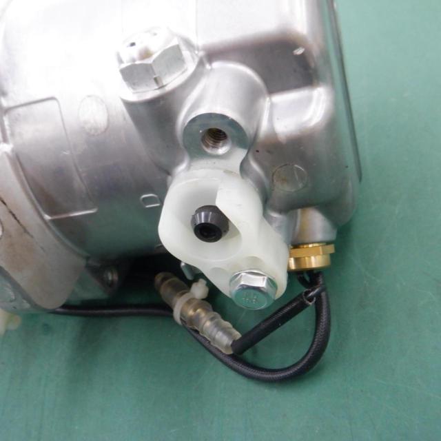 ワケアリ メーカー不明 中華製ACコンプレッサー