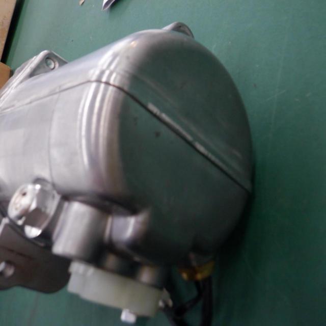ワケアリ メーカー不明 中華製ACコンプレッサー