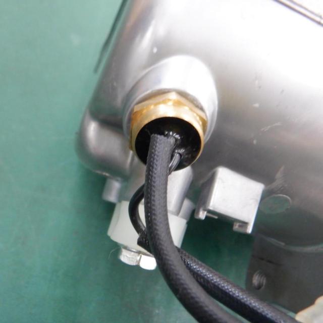 ワケアリ メーカー不明 中華製ACコンプレッサー