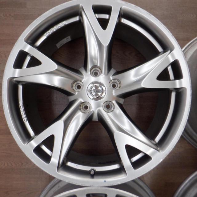 Nissan genuine
Fairlady Z / Z34
Early version ST genuine wheels