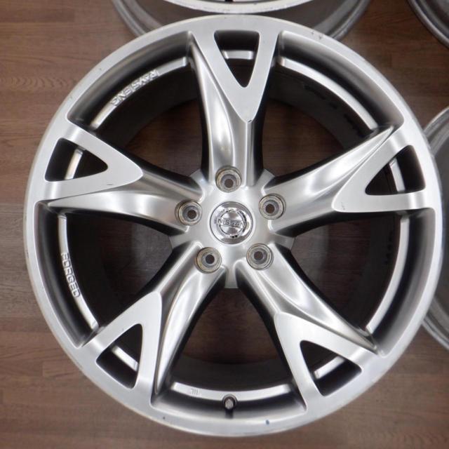 Nissan genuine
Fairlady Z / Z34
Early version ST genuine wheels