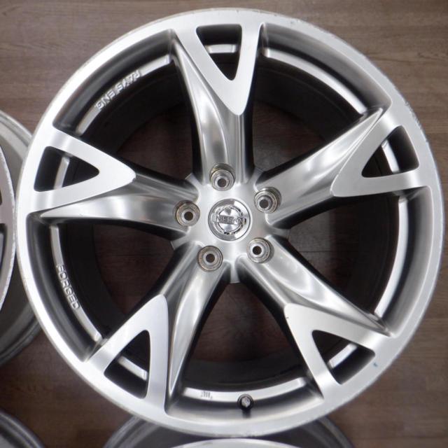 Nissan genuine
Fairlady Z / Z34
Early version ST genuine wheels