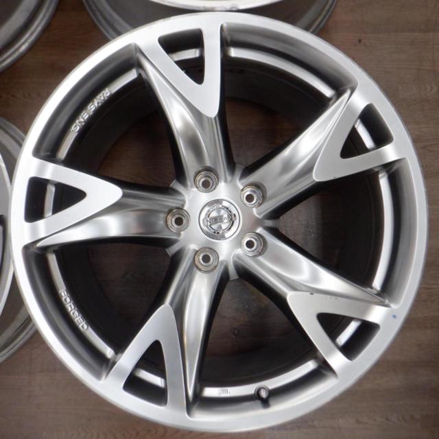 Nissan genuine
Fairlady Z / Z34
Early version ST genuine wheels