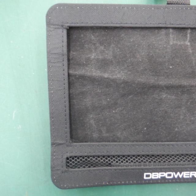 メーカー不明 タブレット入れ?後部座席で使用