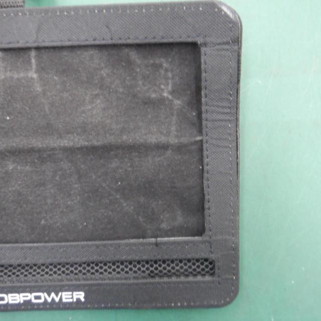 メーカー不明 タブレット入れ?後部座席で使用