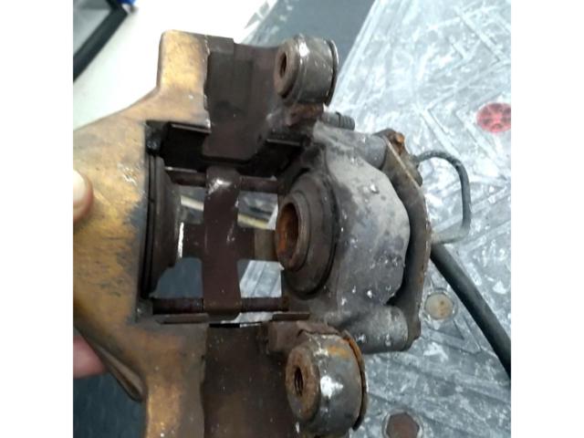 Nissan genuine
Skyline
HCR32
Genuine opposed rear caliper