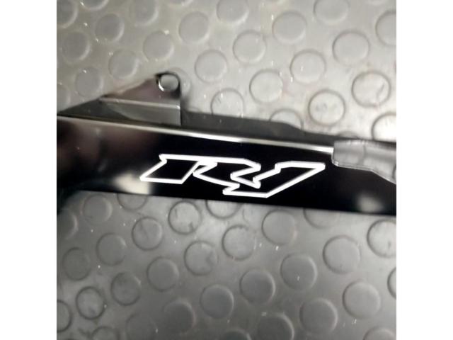 Unknown Manufacturer
Aluminum
Chain cover
YZF
R1