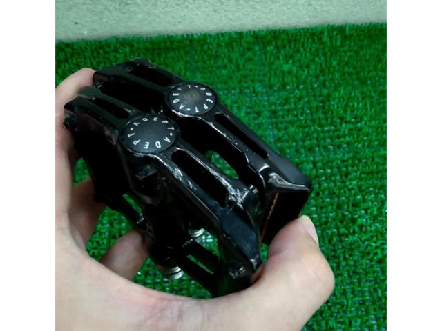 ADEPT メトロポリタンAL フラットペダル PDL18400