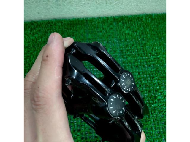 ADEPT メトロポリタンAL フラットペダル PDL18400