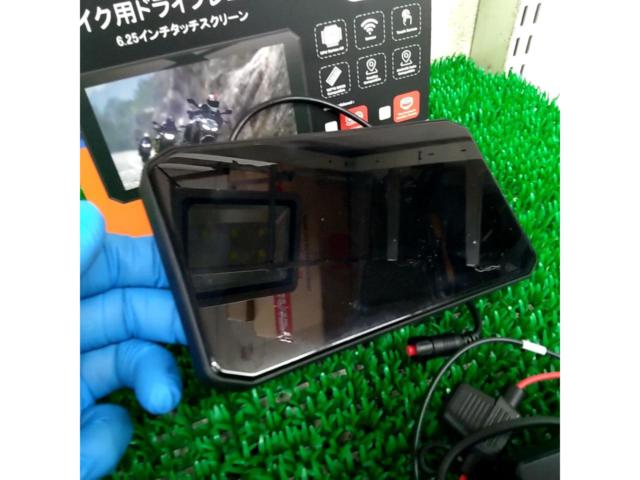 DASH
CAM
6.25-inch motorcycle dashcam