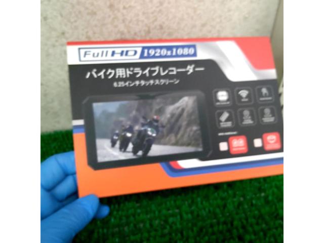 DASH
CAM
6.25-inch motorcycle dashcam