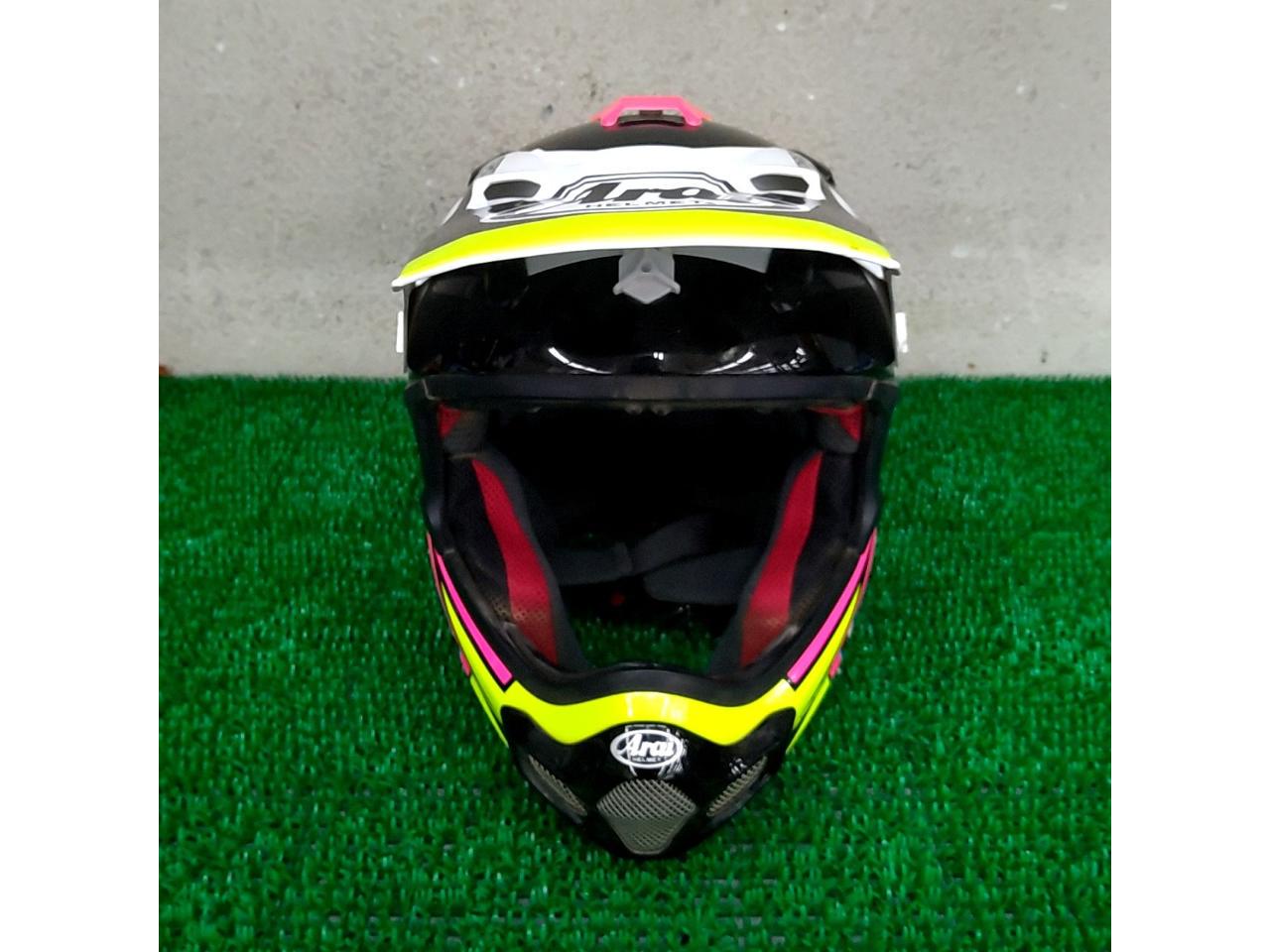 AraiV-CROSS
Four
BATTLE
Off-road helmet
Size 57.58