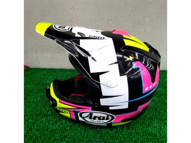 AraiV-CROSS
Four
BATTLE
Off-road helmet
Size 57.58