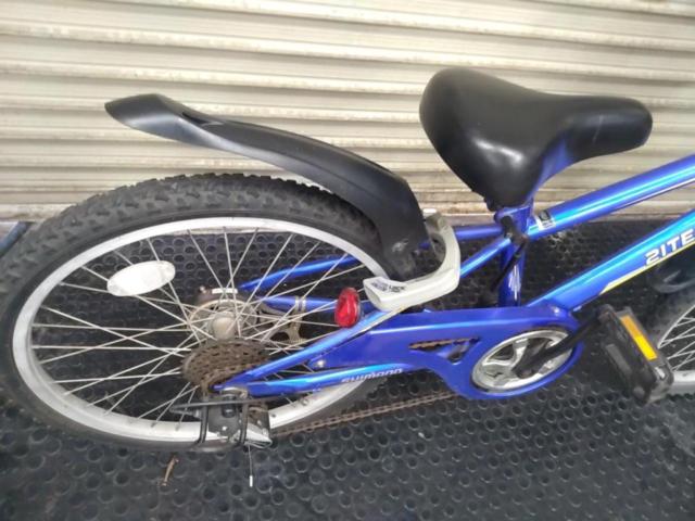 【21テクノロジー】22インチ 外装6段変速 キッズサイクル ブルー
