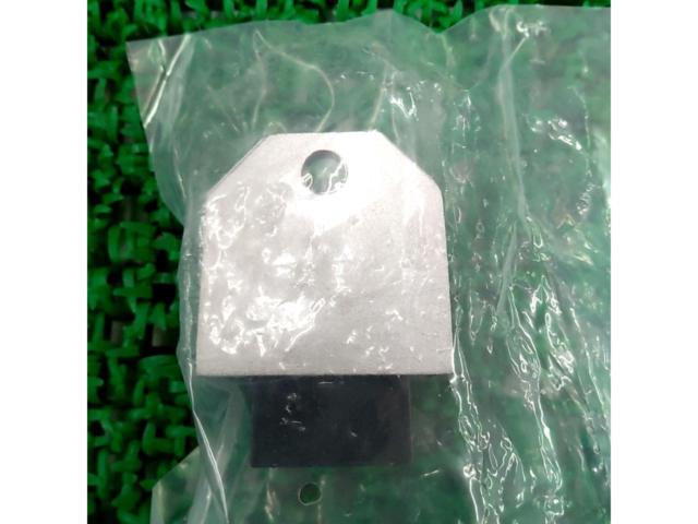 【メーカー不明】レギュレーター レギュレートレクチファイヤー 12V/WH100 整流器