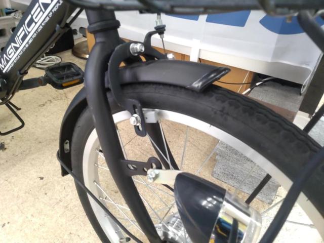 【メーカー不明】20インチ 外装6段変速 折りたたみ自転車 ブラック