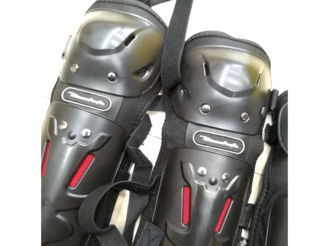 Masakafa
Knee and shoulder protectors