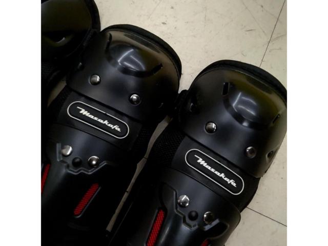 Masakafa
Knee and shoulder protectors