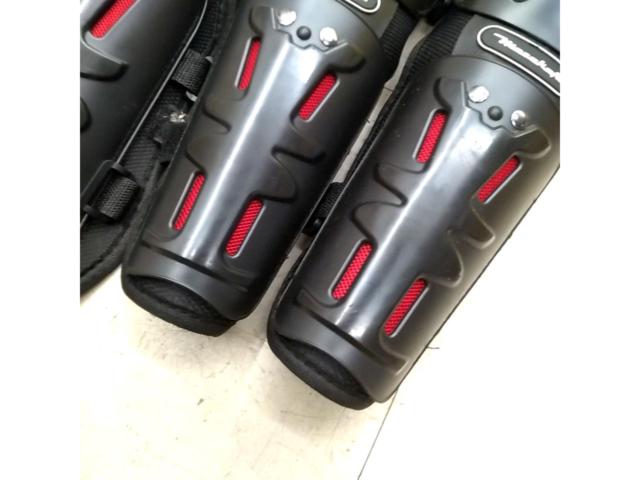 Masakafa
Knee and shoulder protectors